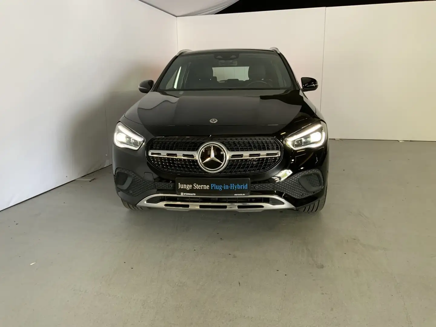 Mercedes-Benz GLA 250 GLA 250 e Progressive AHK MultibeamLED Distronic Černá - 2