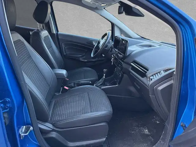 Ford EcoSport view 3
