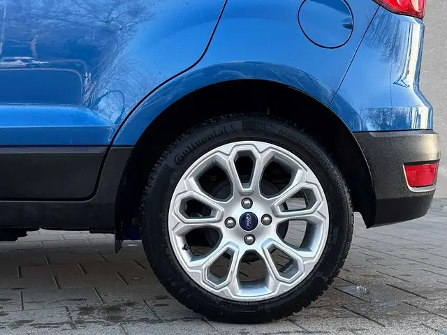 Ford EcoSport view 9