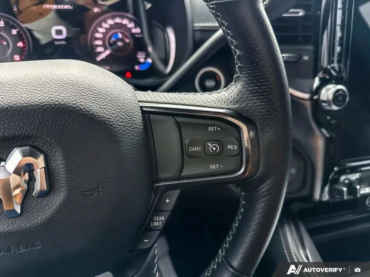 RAM 2500 снимка RAM 2500