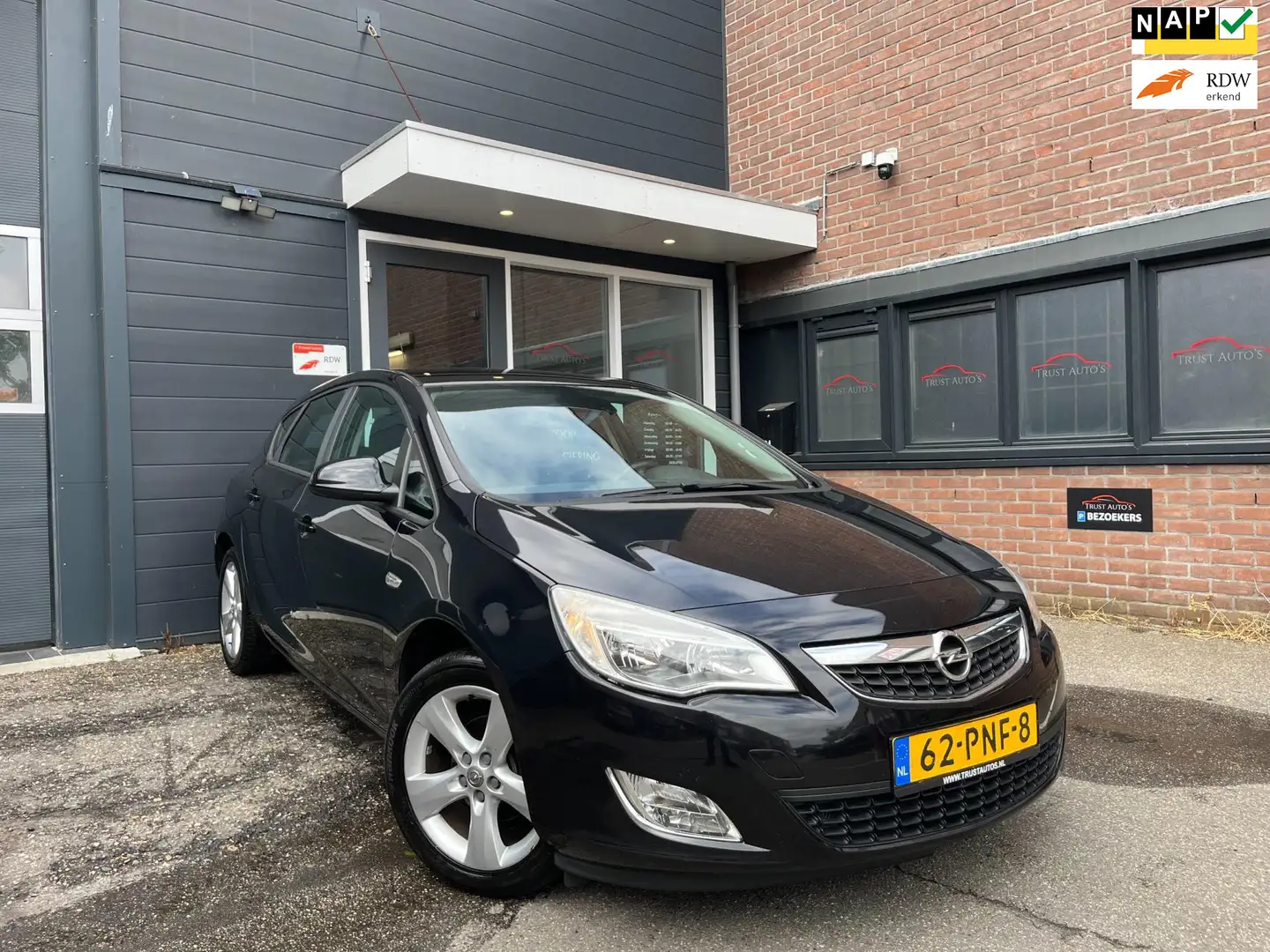 Opel Astra 1.4 Turbo Edition|Nap|Airco|Apk|Cruise Zwart - 1