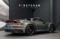 Porsche 992 Cabrio 3.0 Carrera GTS *Sport-Chrono / Sport-Desig Groen - thumbnail 2