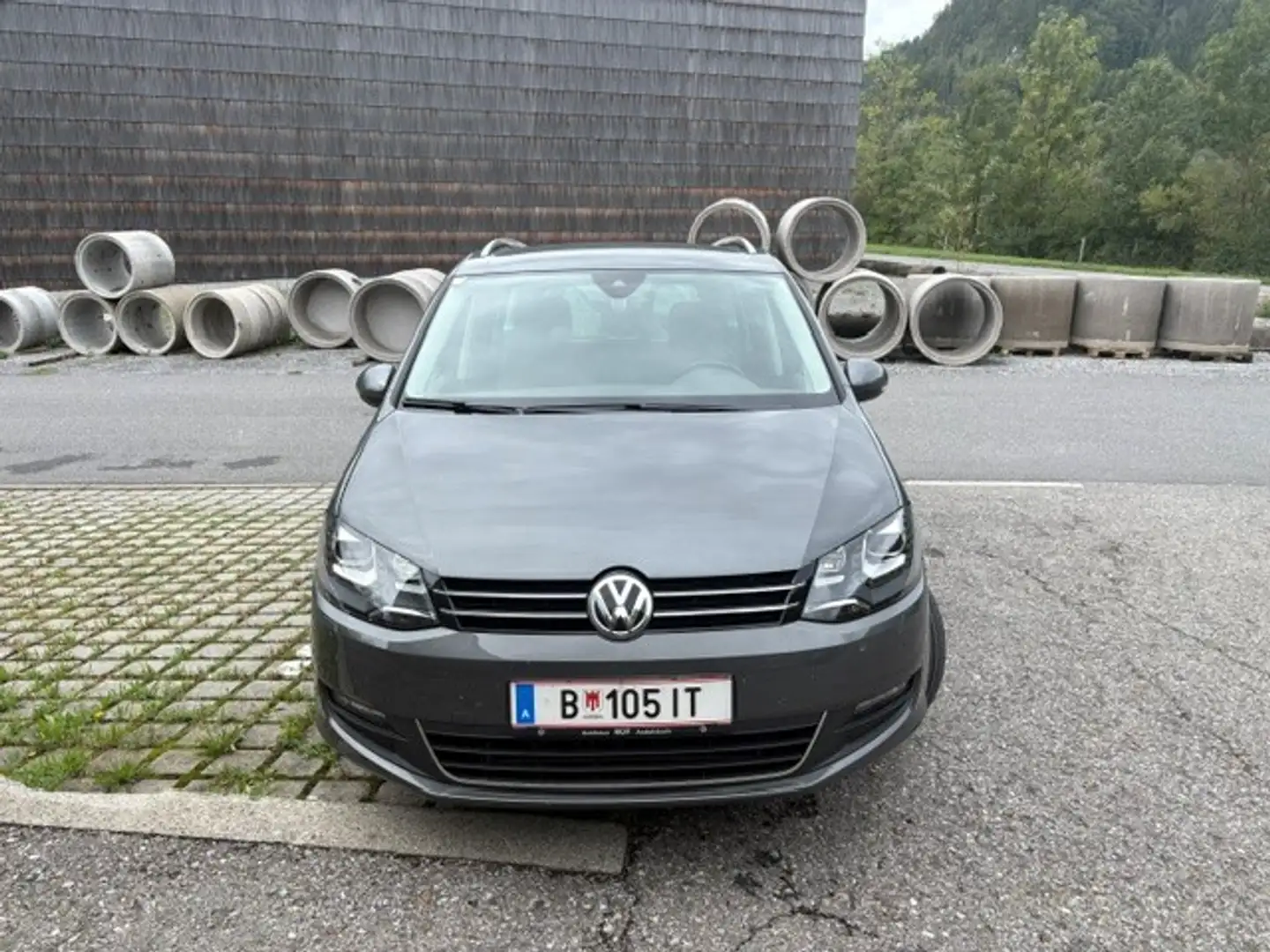 Volkswagen Sharan Sharan Business  SCR 2,0 TDI Business Grau - 2