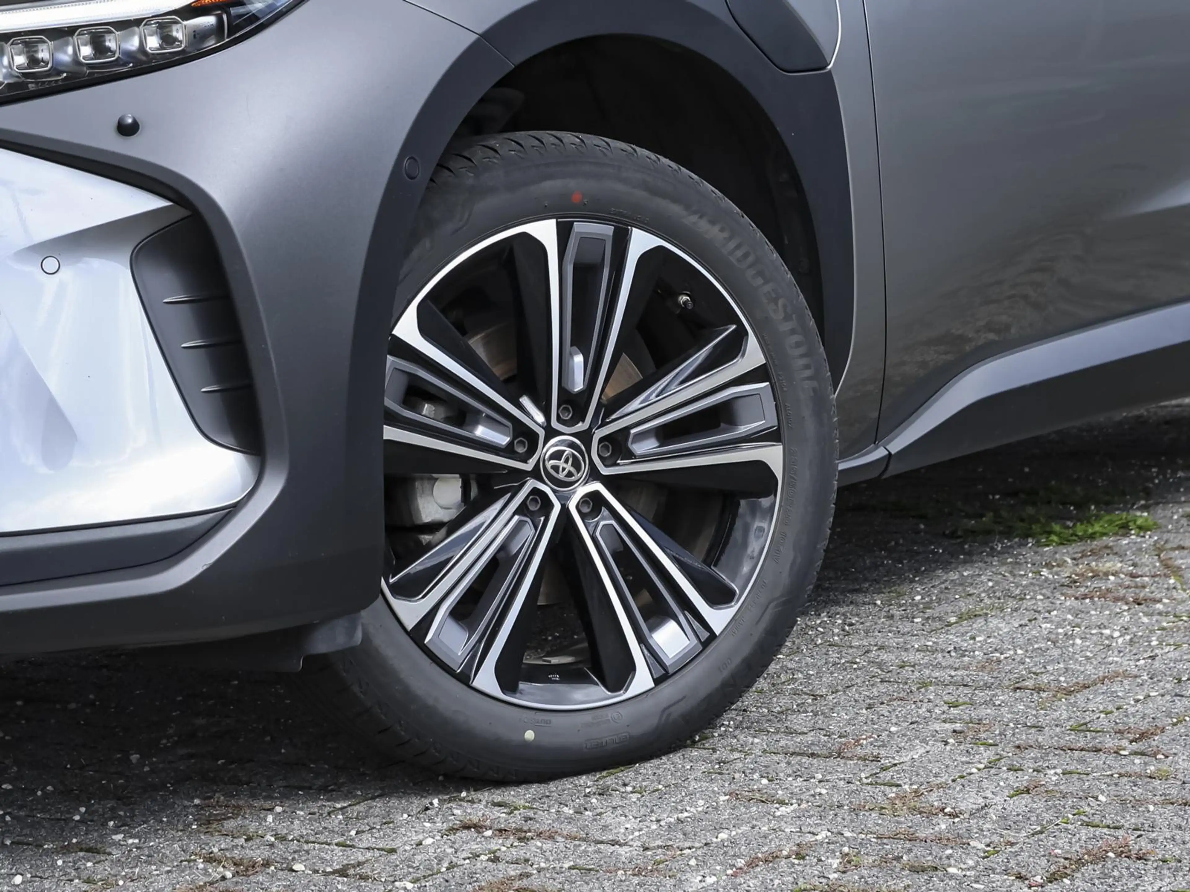 Toyota bZ4X Comfort & Technik Paket — photo 7