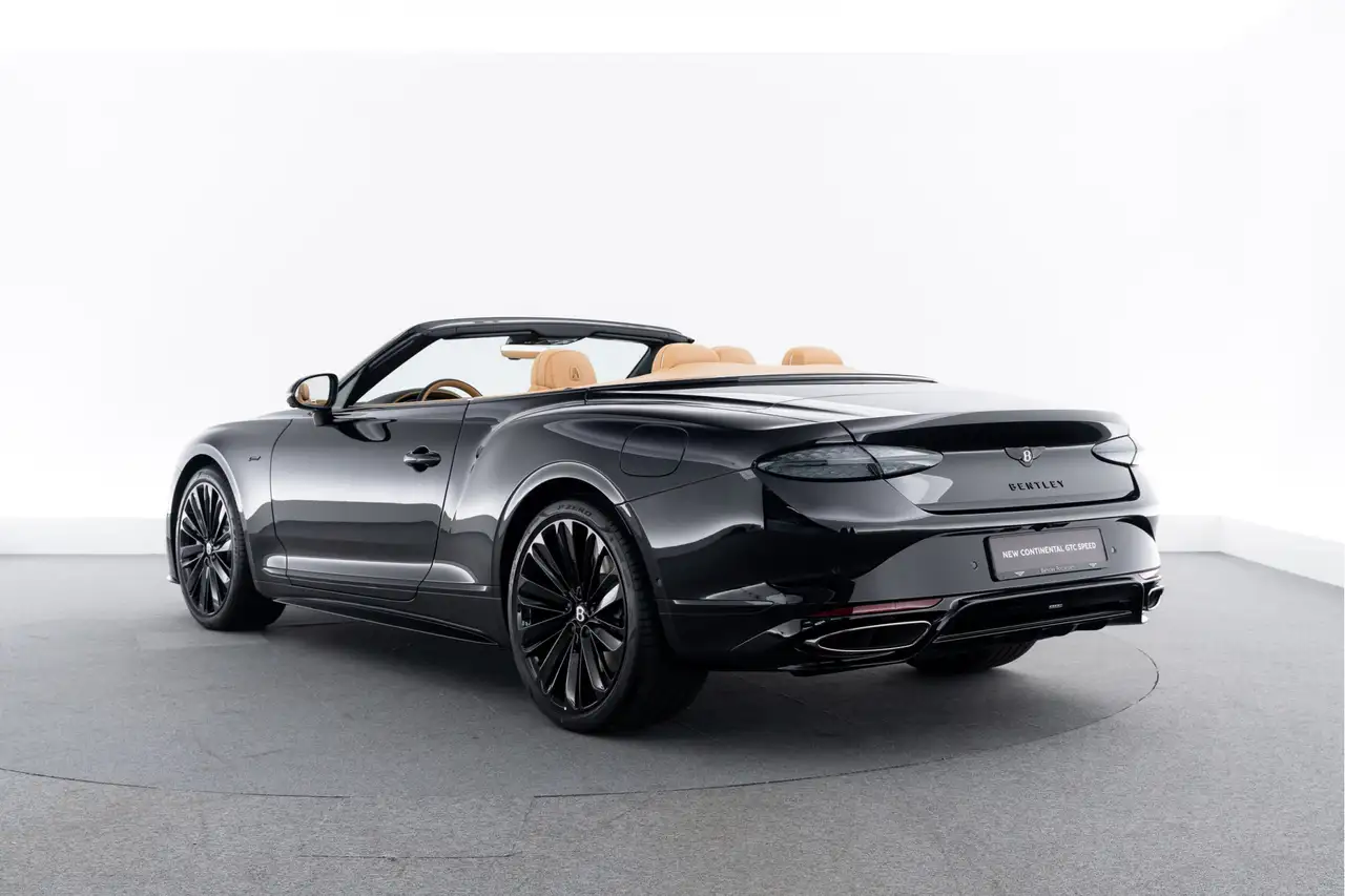 Bentley Continental GTC 2026 — фото 14