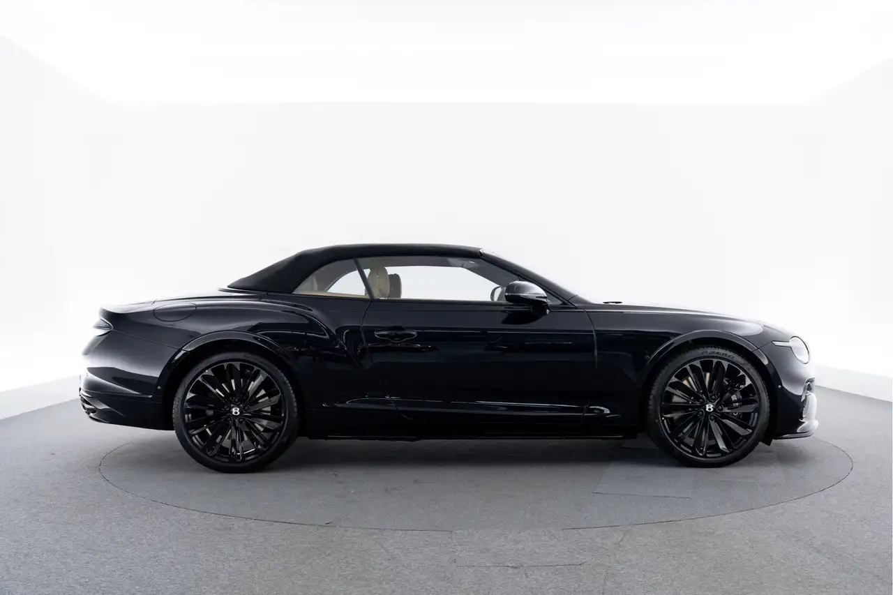 Bentley Continental GTC 2026 — фото 10