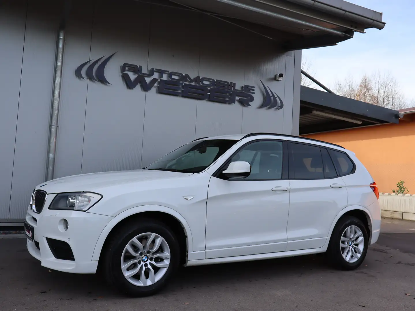 BMW X3 xDrive20d *M-SPORTPAKET*AHK*NAVI*19"LM-FELGEN*CAM* Weiß - 1