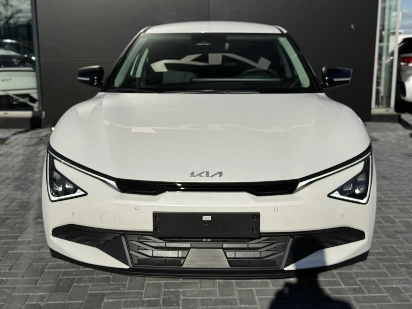 Kia EV6 Light Edition 63 kWh Lease vanaf €599,- p/m! | VOO Wit - 2