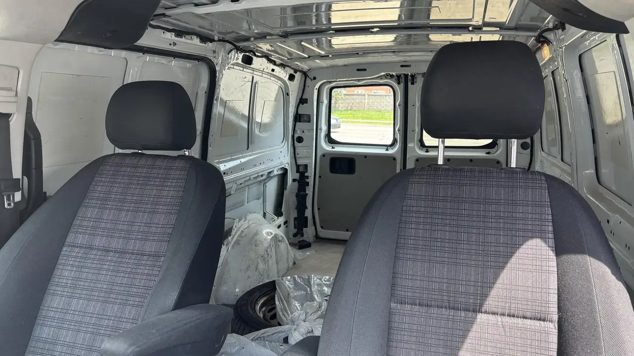 Mercedes-Benz Metris Cargo Van снимка Mercedes-Benz Metris Cargo Van