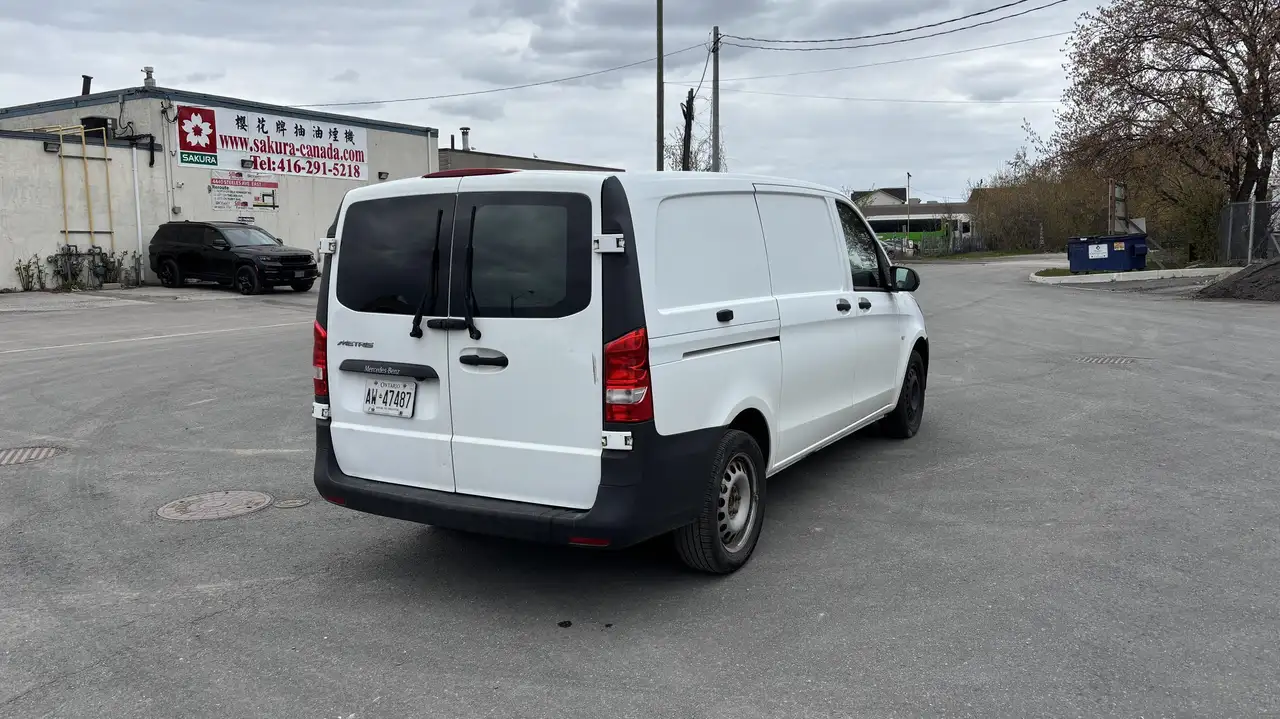 Mercedes-Benz Metris Cargo Van снимка Mercedes-Benz Metris Cargo Van