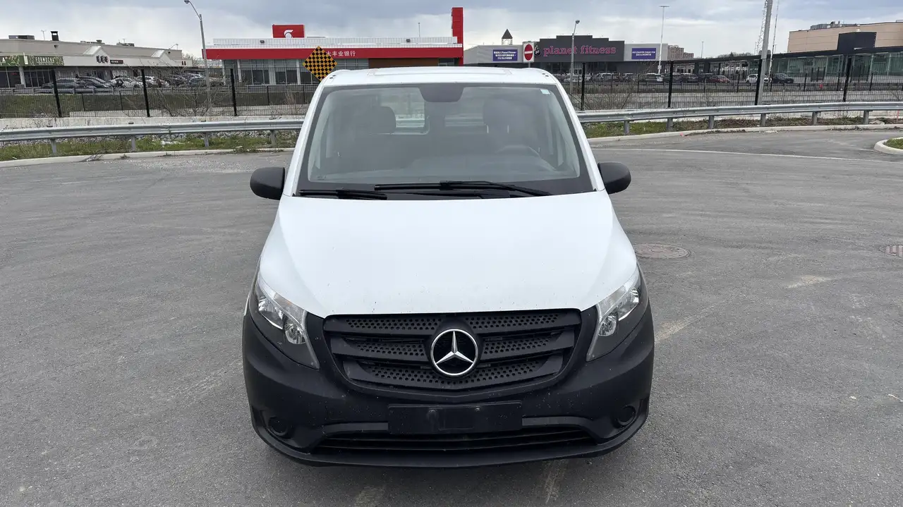 Mercedes-Benz Metris Cargo Van снимка Mercedes-Benz Metris Cargo Van