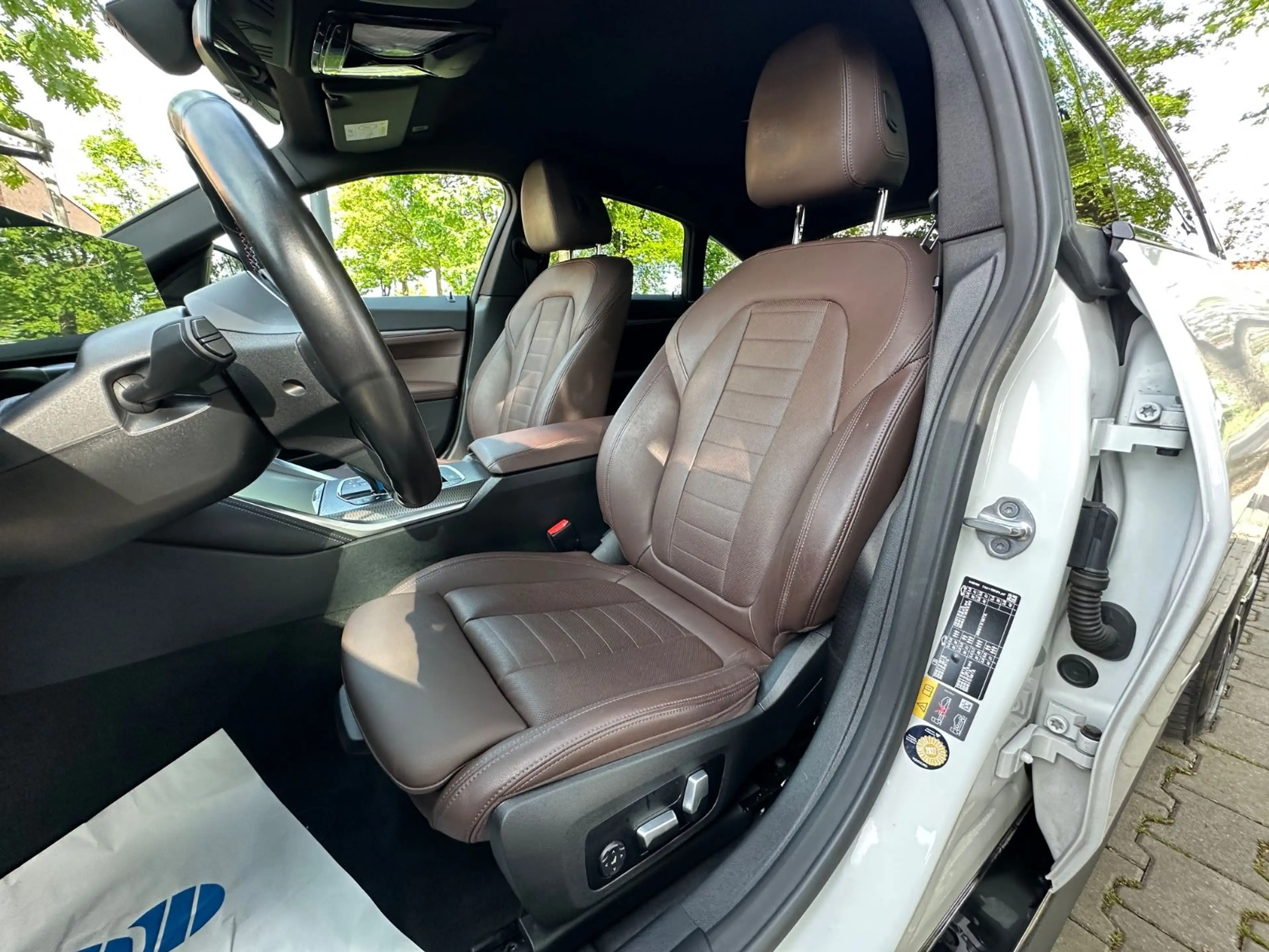 BMW i4 Gran Coupe M50*Sitzbelueftung*Laser*360°*Sit- — photo 12