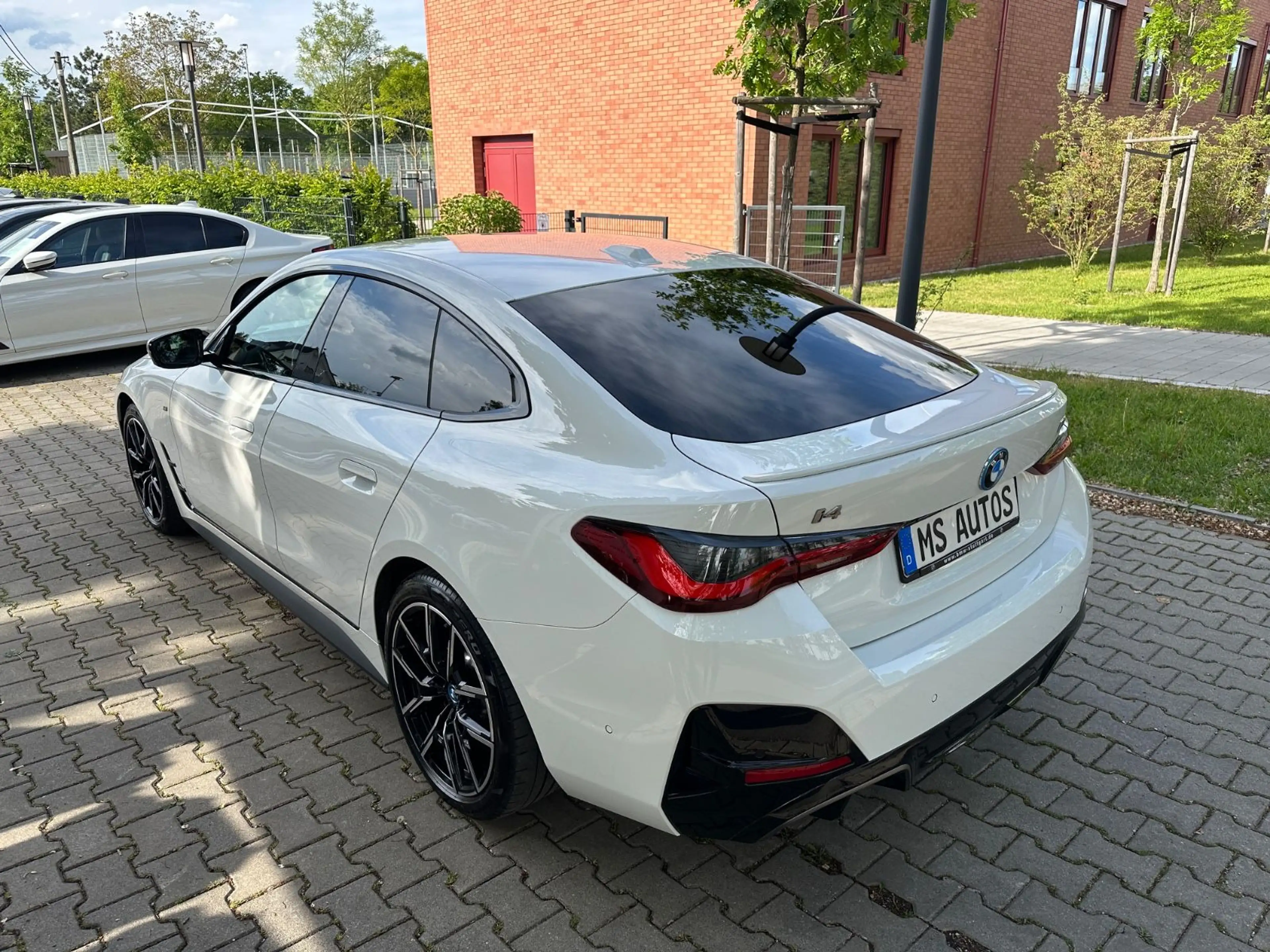 BMW i4 Gran Coupe M50*Sitzbelueftung*Laser*360°*Sit- — photo 3