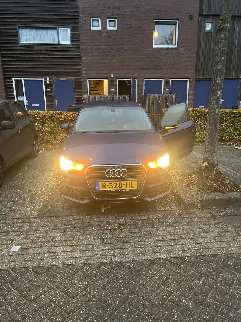 Audi A1 1.2 TFSI Attraction Blauw - 1
