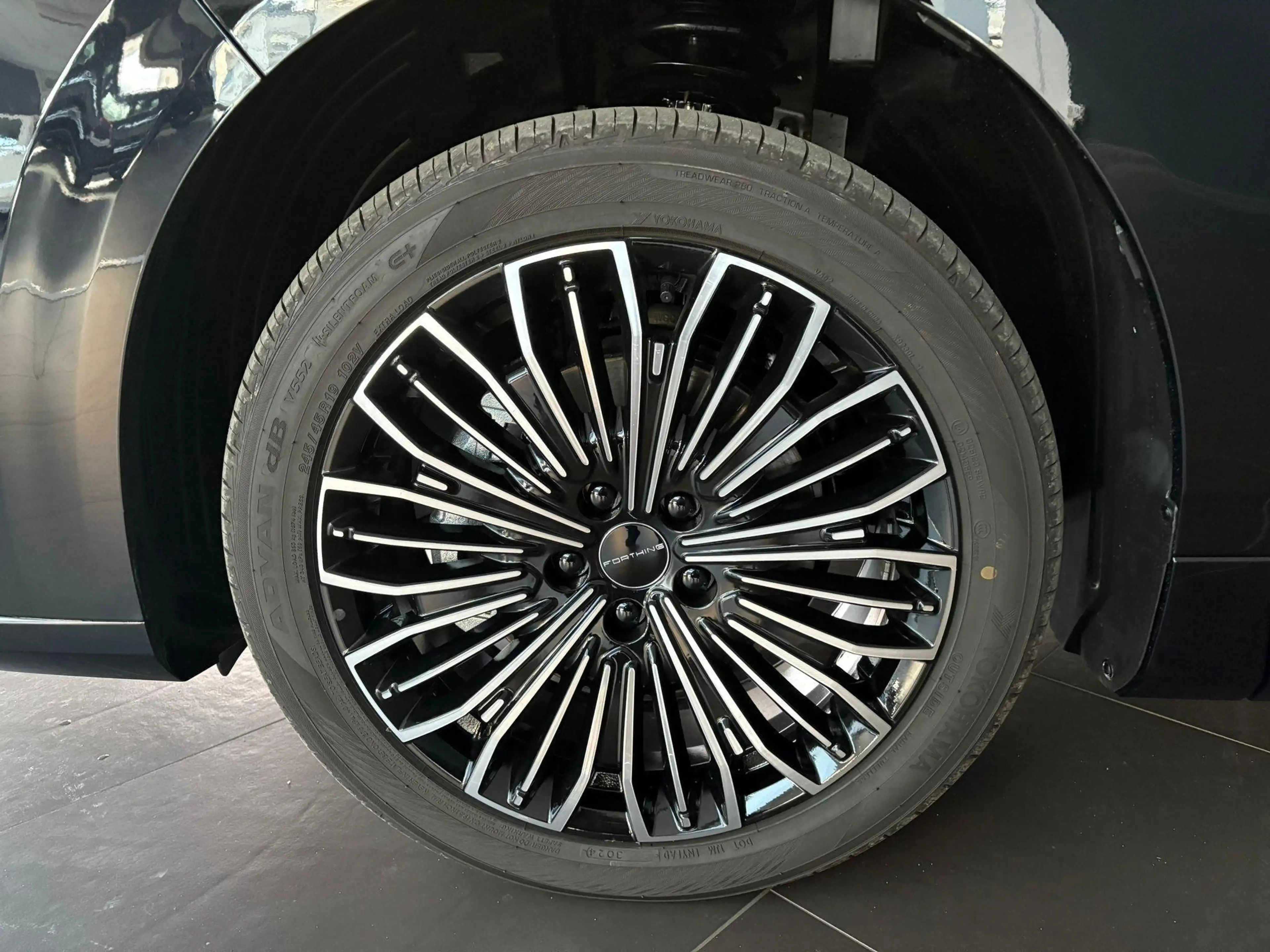 Forthing V9 1.5 TURBO HYBRIDE FULL OPTIONS — photo 6