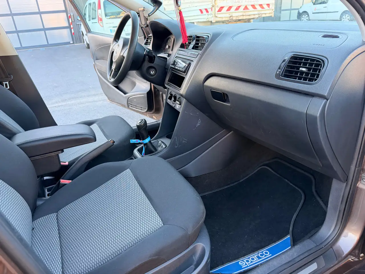Volkswagen Polo Citadine 5 portes — photo 6