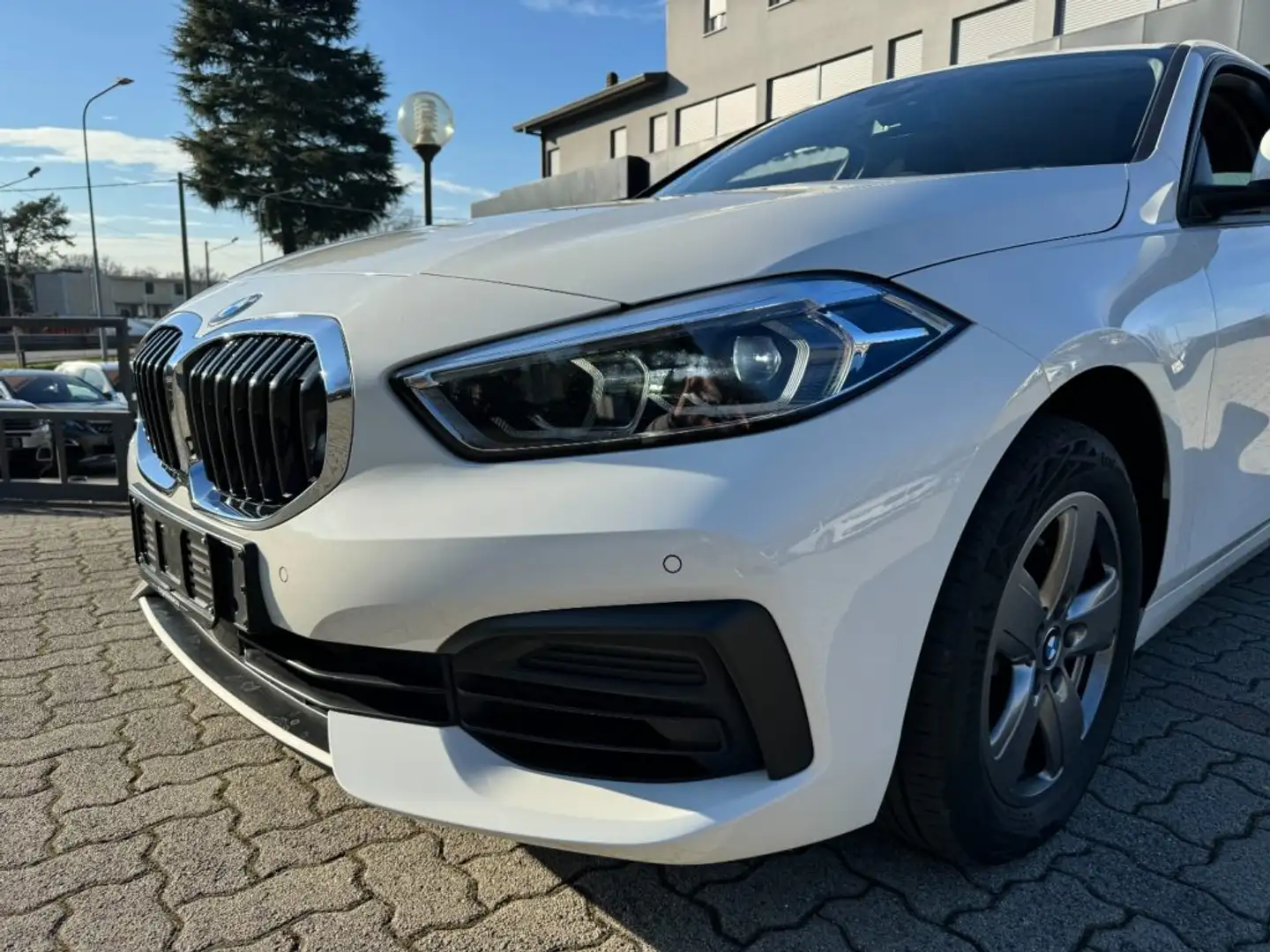 BMW 118 i 5p. Business Advantage+LED+NAVI+CARplay White - 2