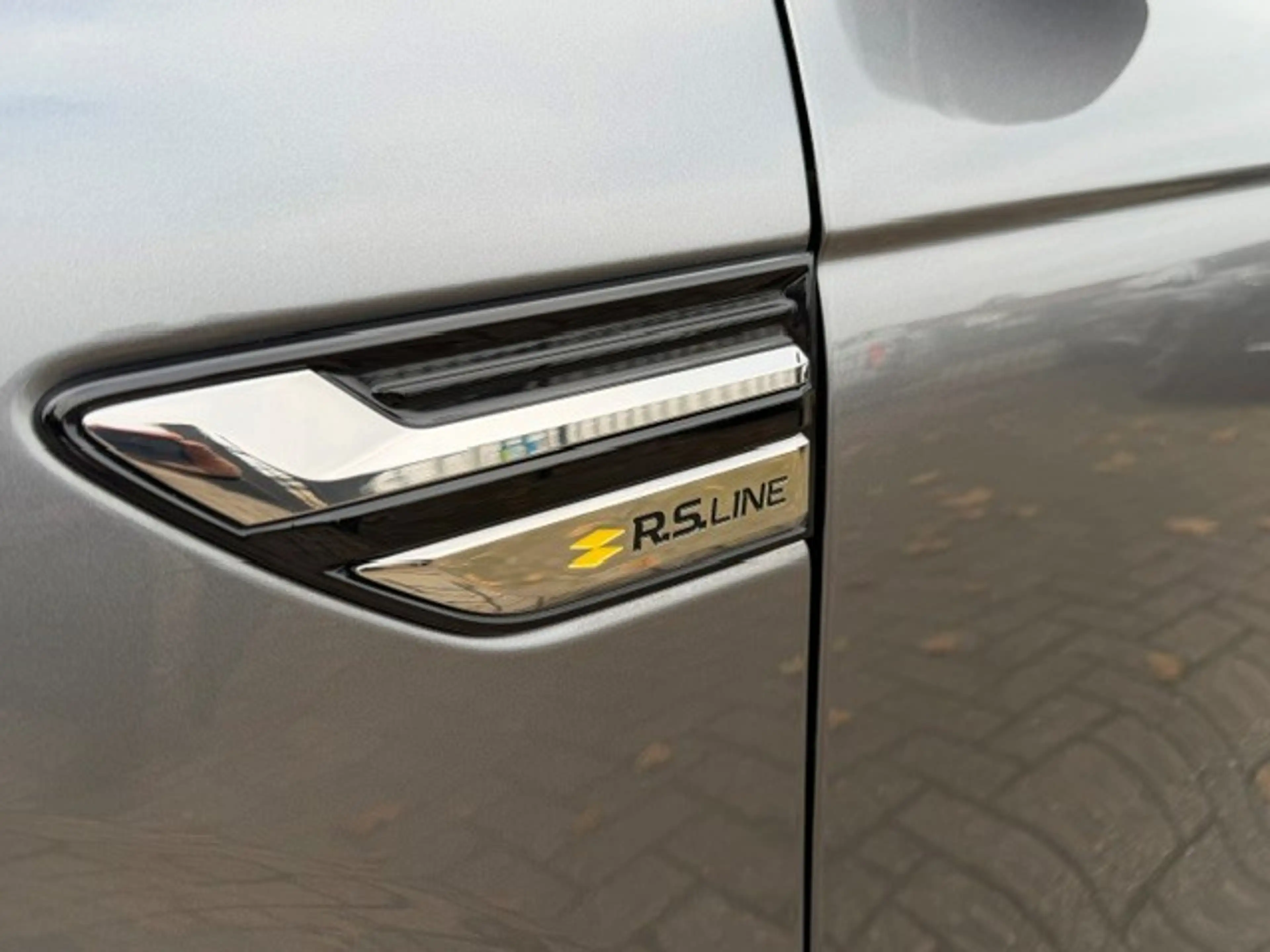 Renault Arkana 1.6 E-Tech Hybrid 145 R.S. Line Keyless LED Camera — photo 6