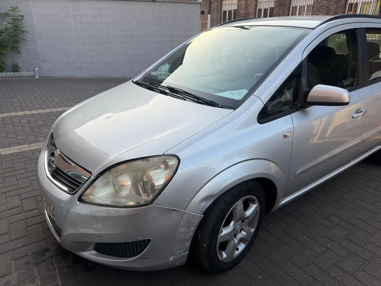 Opel Zafira 1.9 DT CDTi Enjoy DPF - 1