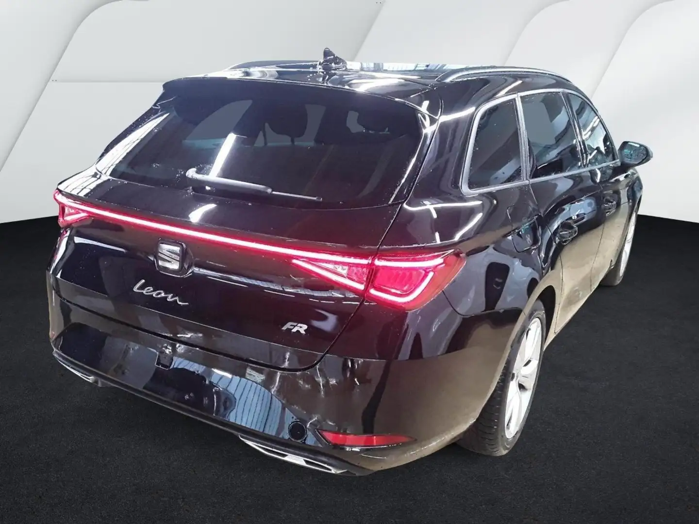 SEAT Leon Sportstourer FR 1.5 eTSI NAVI+KESSY+RKAM Klima Schwarz - 2