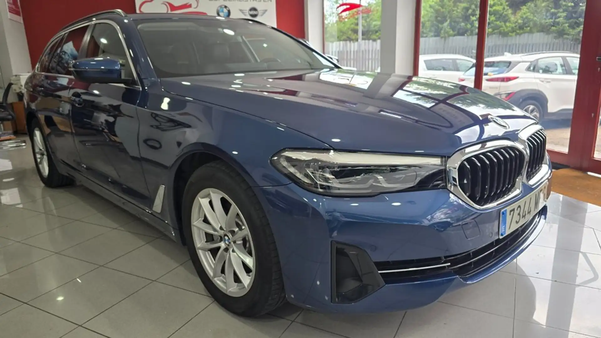 BMW Active Hybrid 5 520dA Touring Niebieski - 1