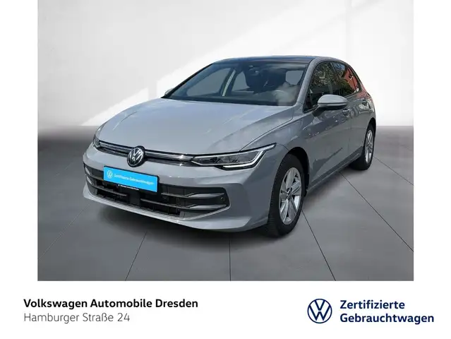Volkswagen Golf VIII Life 1.5 TSI DSG LED PANO HARMAN TRAVE