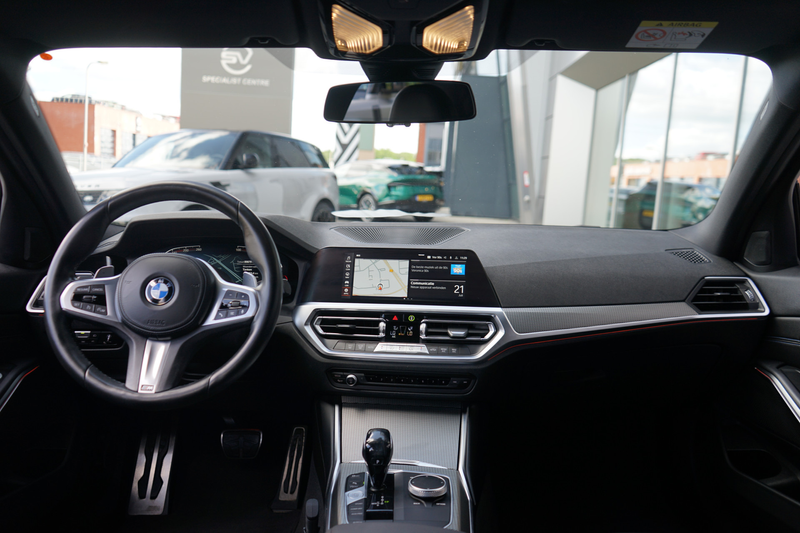 BMW 318 3-serie 318i Executive Edition | Head-up display | — photo 4