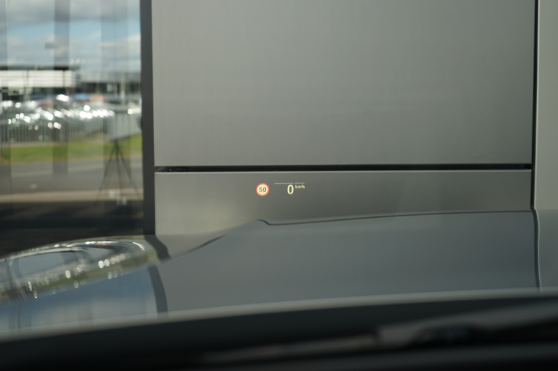 BMW 318 3-serie 318i Executive Edition | Head-up display | — photo 19