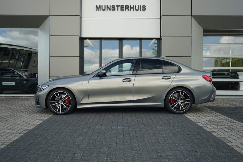 BMW 318 3-serie 318i Executive Edition | Head-up display | — photo 6