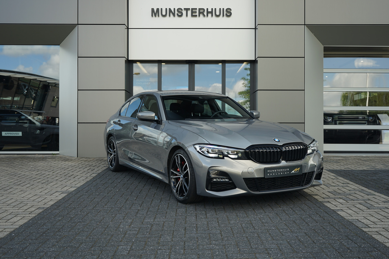BMW 318 3-serie 318i Executive Edition | Head-up display | — photo 10