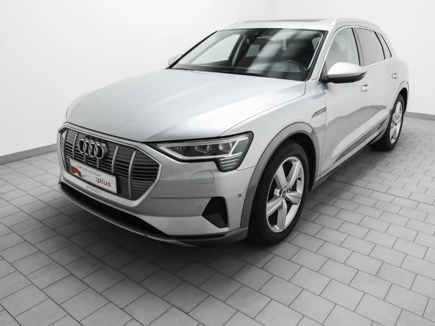 Audi e-tron 55 quattro advanced Pano Nachtsicht HuD Zilver - 2