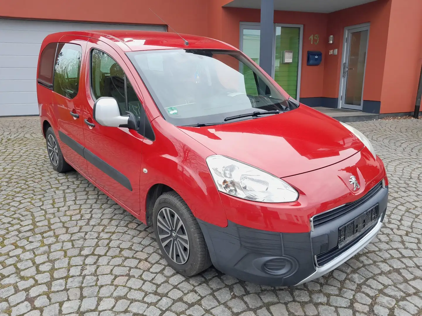 Peugeot Partner Active e-HDI Rojo - 1