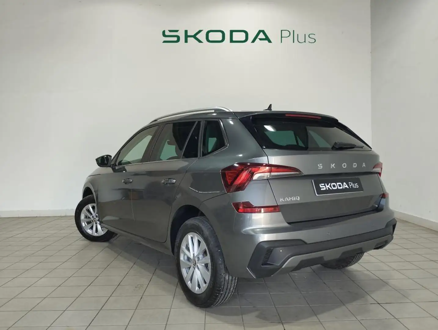 Skoda Kamiq 1.0 TSI Selection 85kW Gris - 2