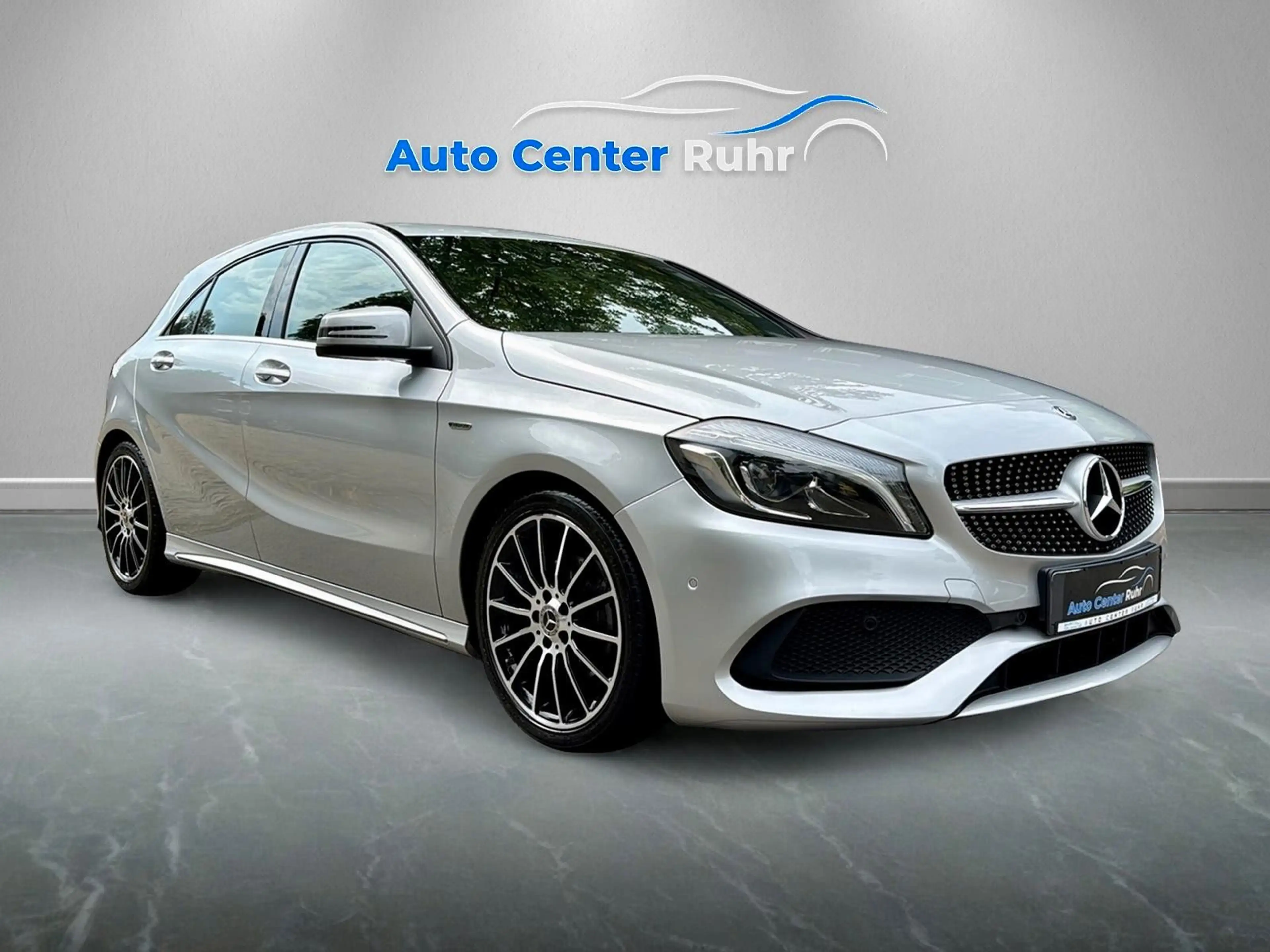 Mercedes-Benz A 200 AMG Edition *Automatik*LED*Navi*Alcantara* — photo 4