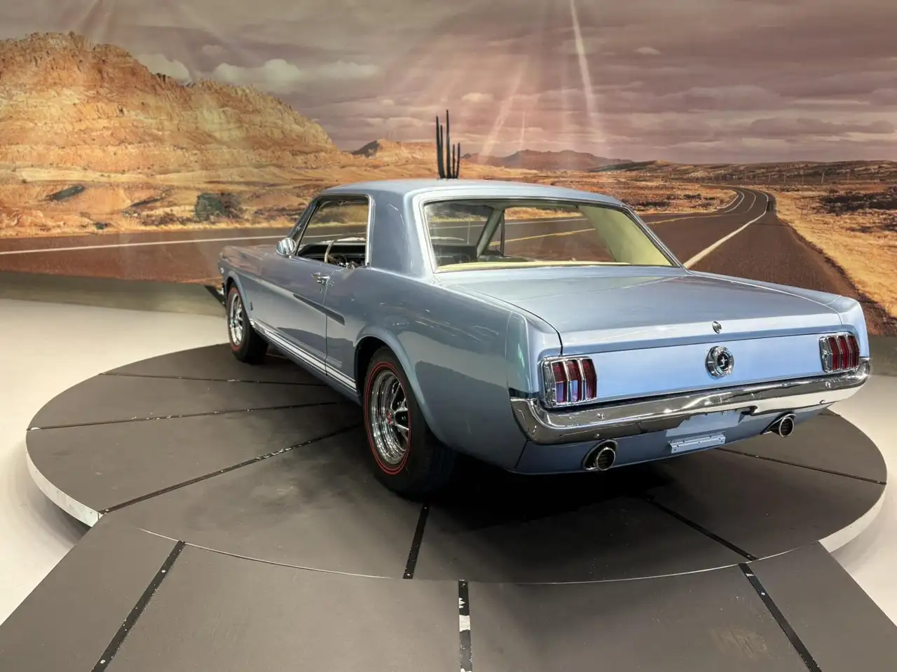 Ford Mustang Coupe K-Code, foto 3