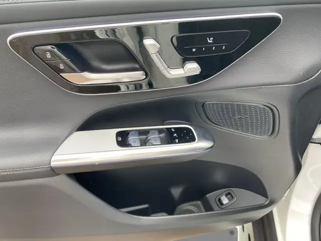 Mercedes-Benz GLC 300 de 4MATIC mit EQ Hybrid Ö-Edition Ansicht 9