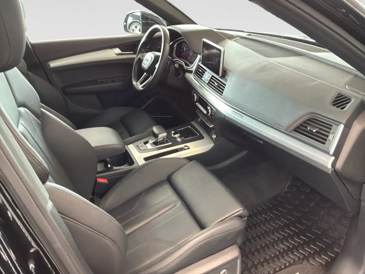 Audi Q5 снимка Audi Q5