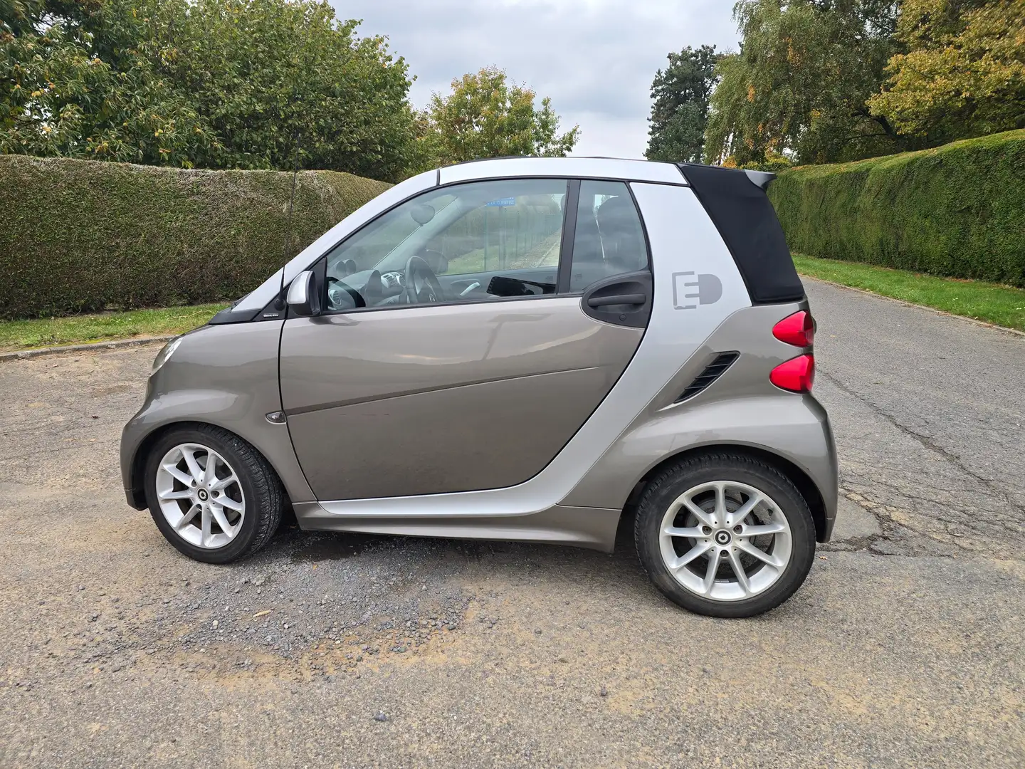 smart forTwo Cabrio 17.6 kWh Electric drive Cabriolet Beige - 2