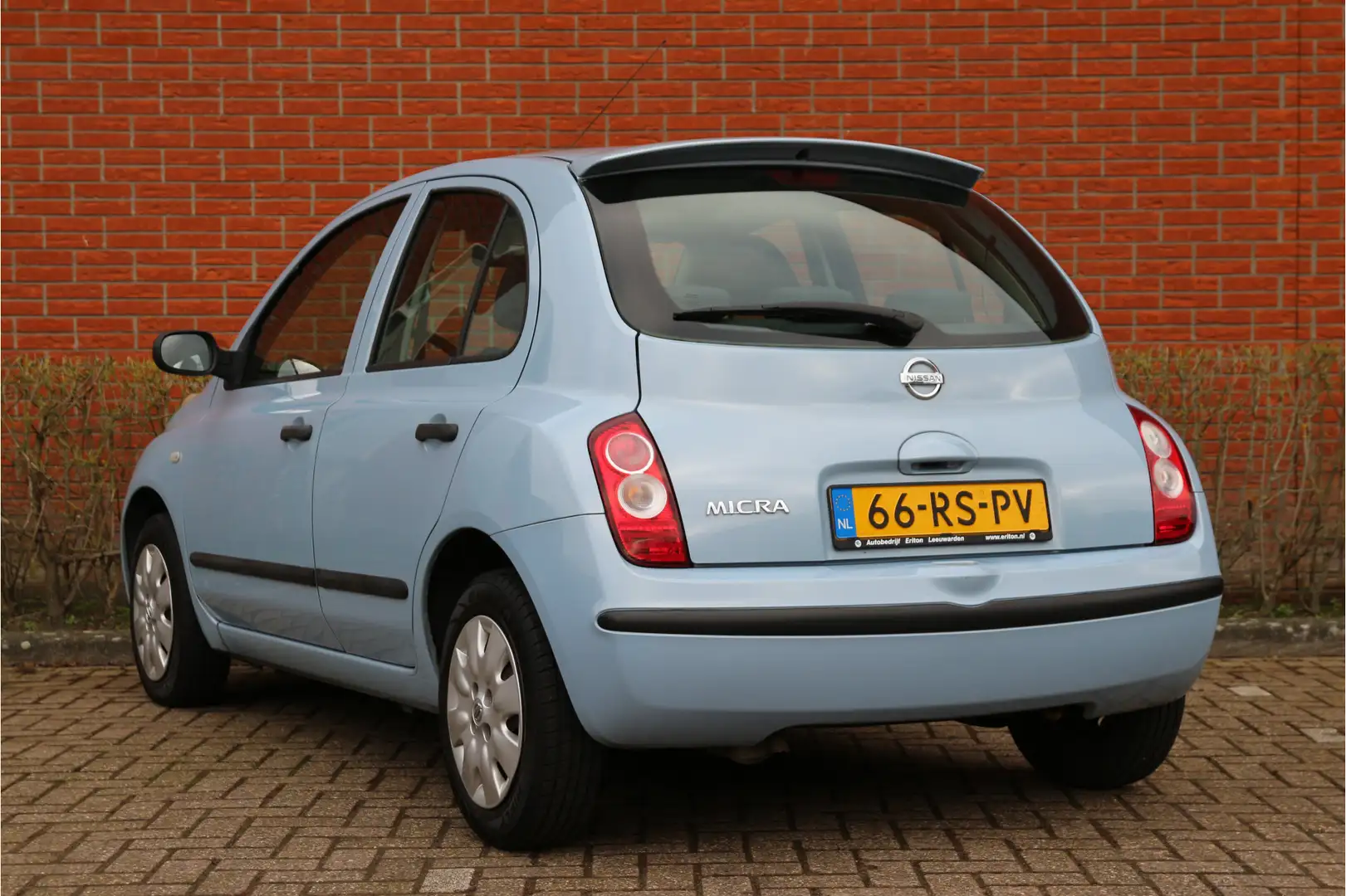 Nissan Micra 1.2 65pk Visia | NL-auto | Airco | 5 deuren | Elek Bleu - 2