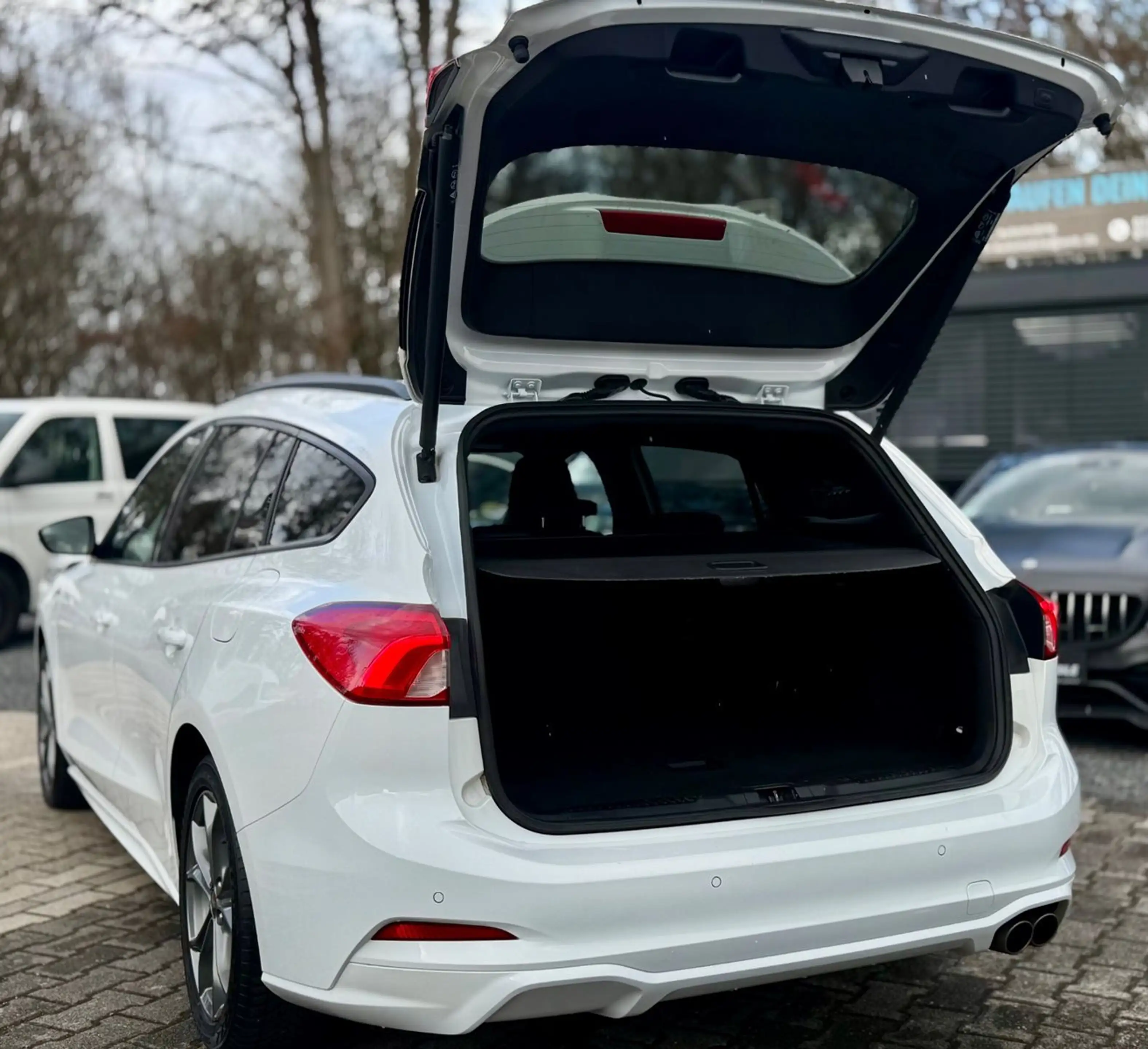 Ford Focus Turnier ST-Line X Automatik*LED*Navi*Kamer — photo 11