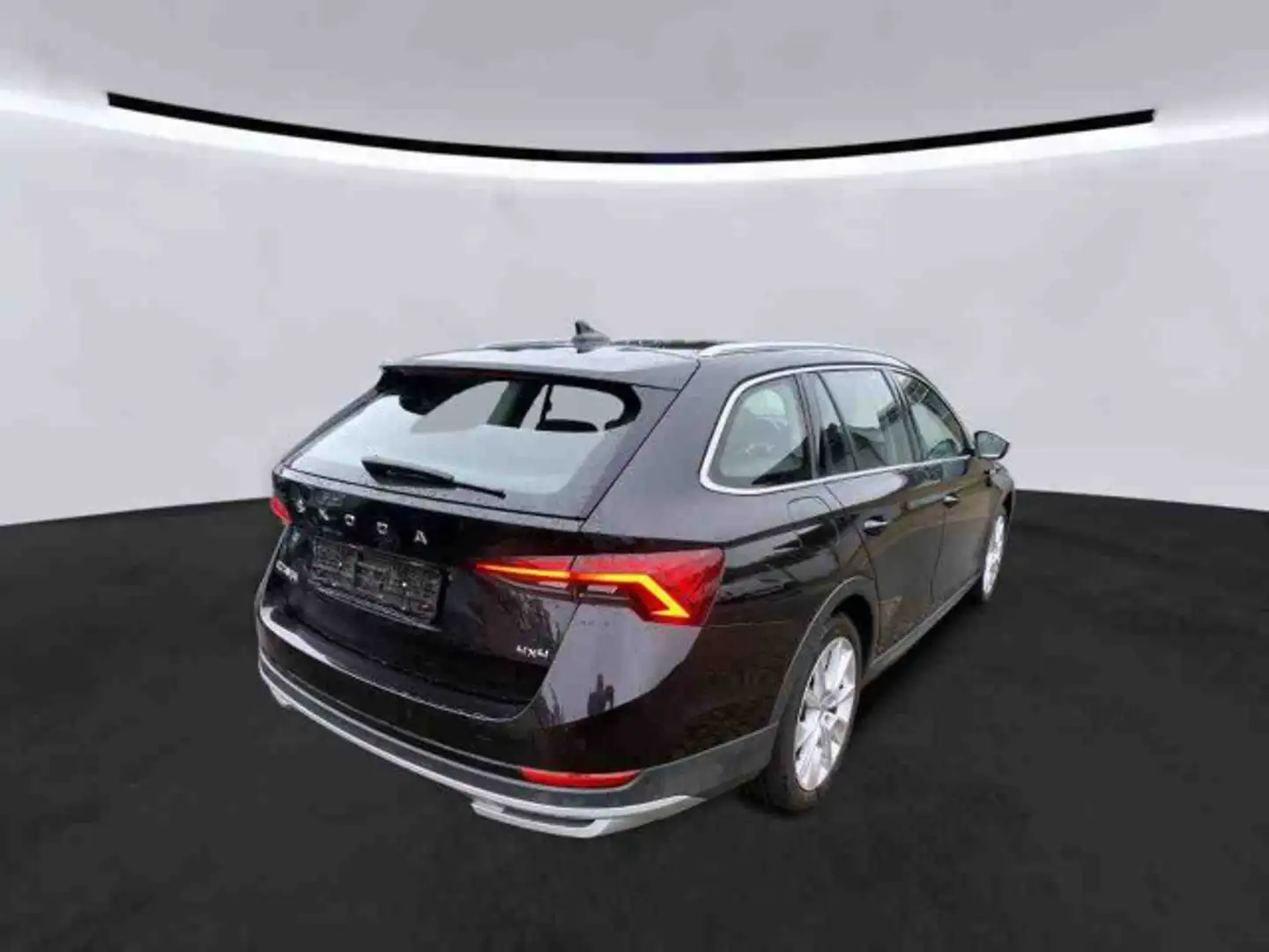 Skoda Octavia Combi Scout 2.0 TSI DSG 4x4 AHK Standhei Schwarz - 2