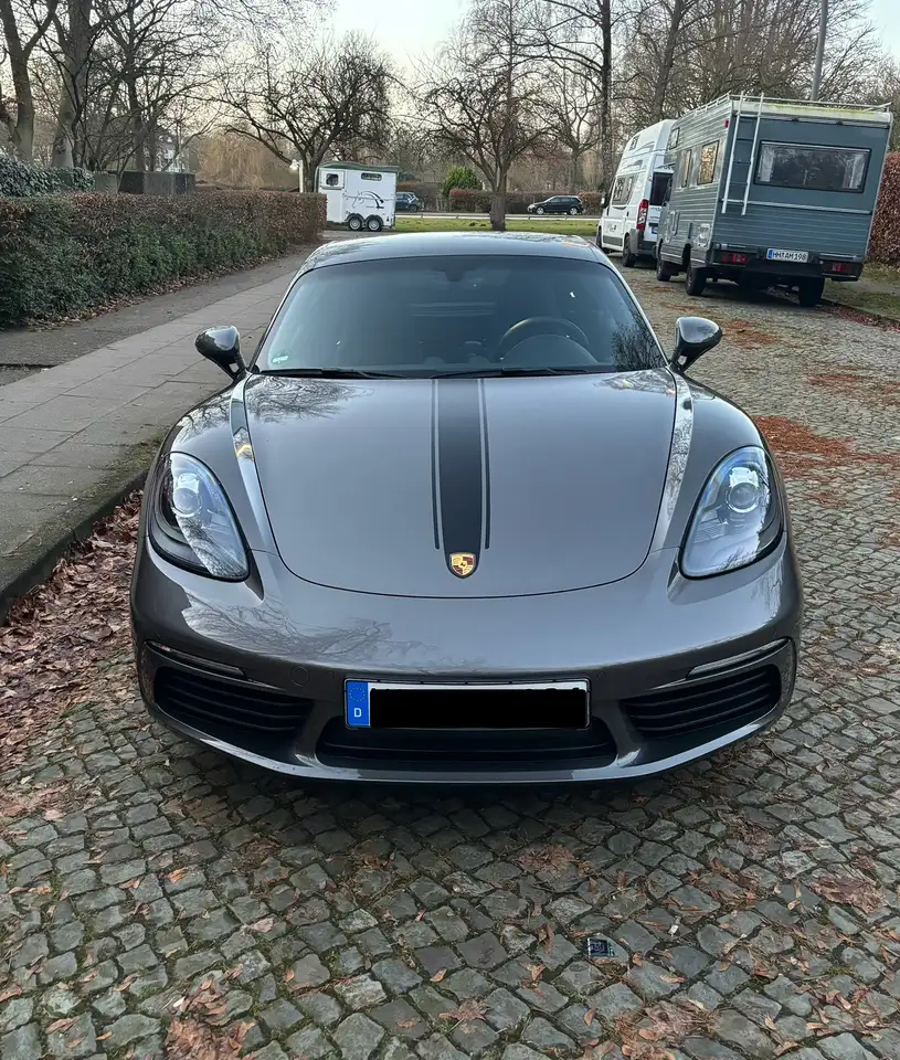 Porsche 718