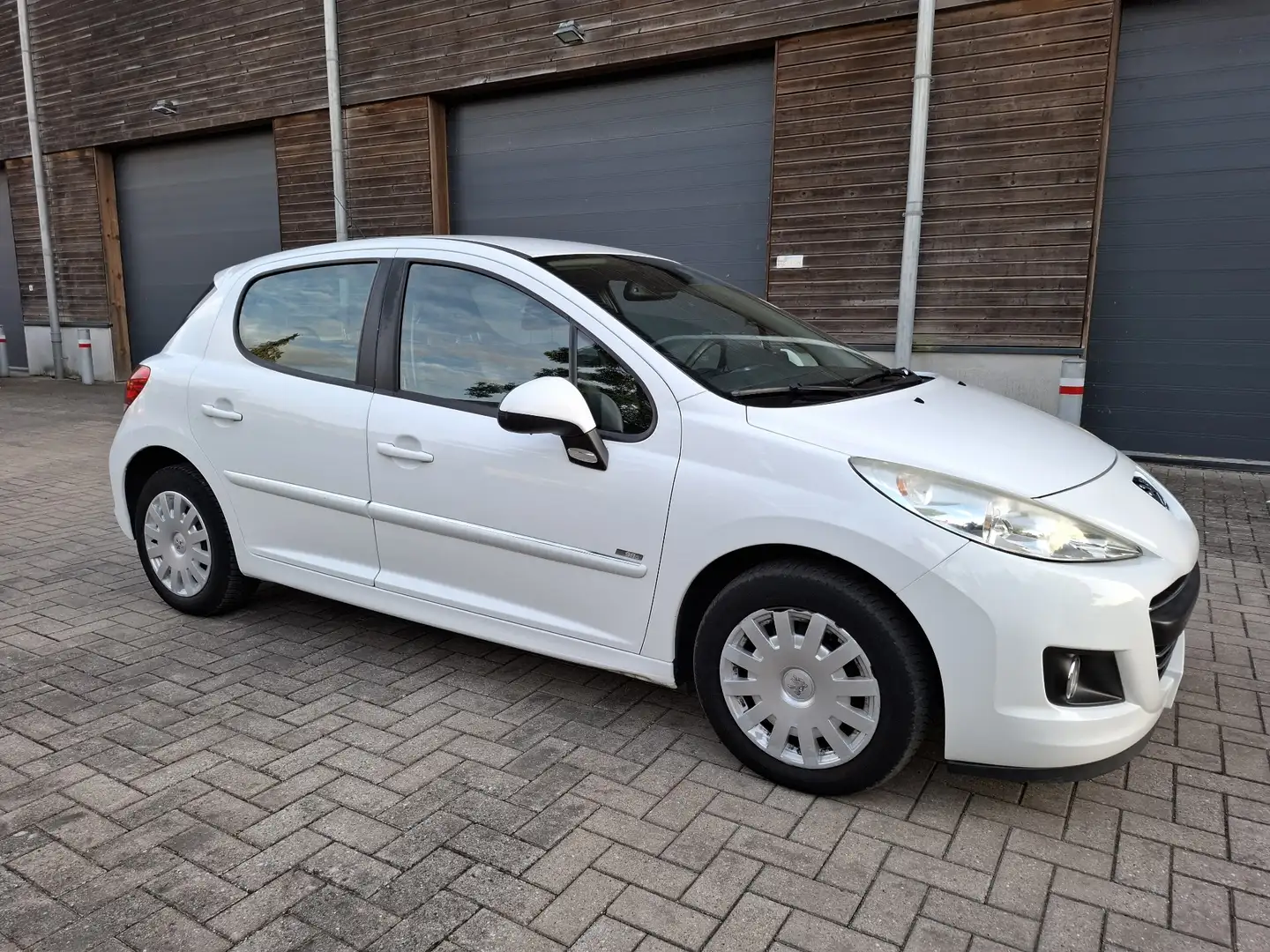 Peugeot 207 1.6 HDi X Line 98g - 1