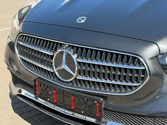 Mercedes-Benz 300 view 5