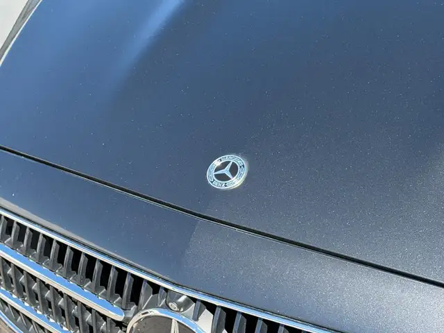 Mercedes-Benz 300 view 4