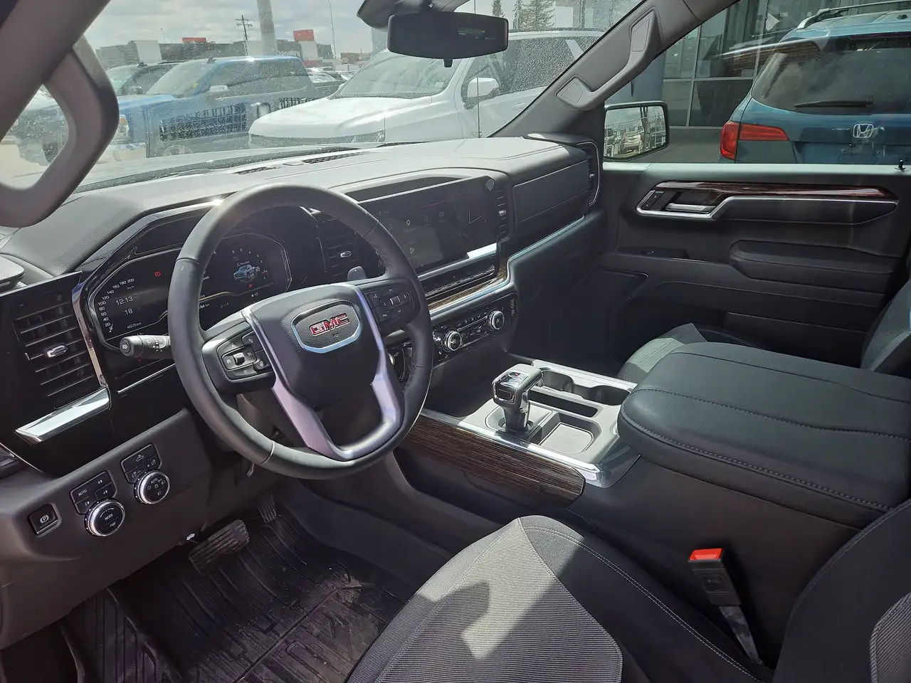 GMC Sierra 1500 снимка GMC Sierra 1500