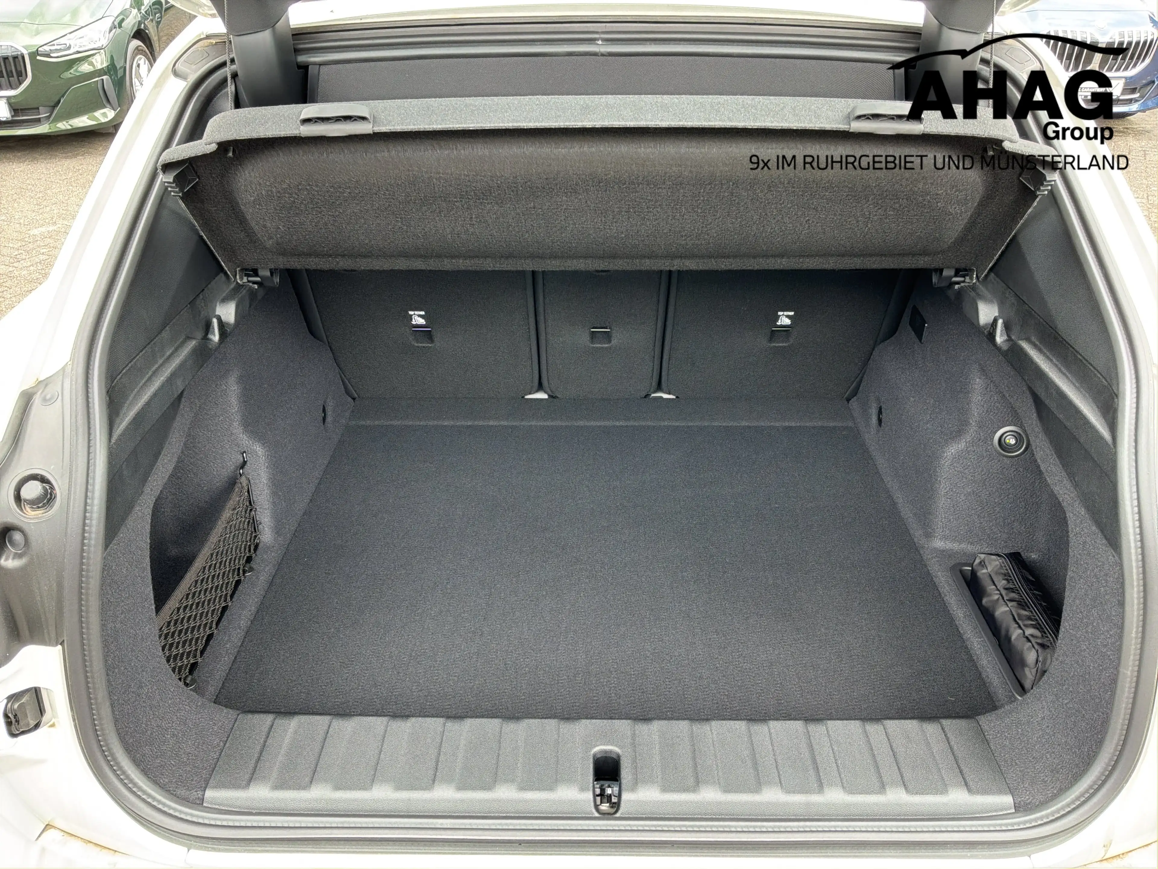 BMW iX2 xDrive30 M Sport — photo 13
