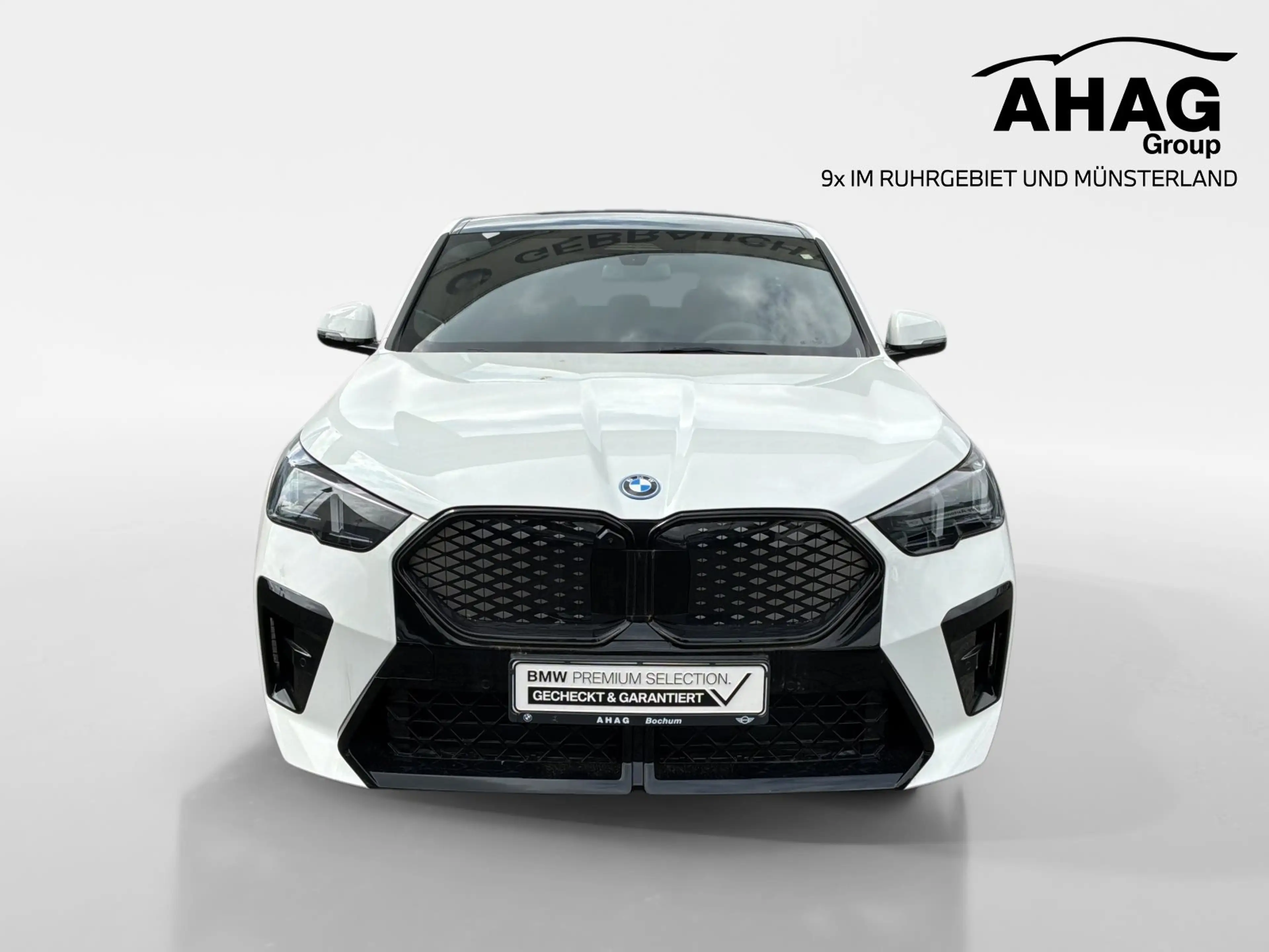 BMW iX2 xDrive30 M Sport — photo 2