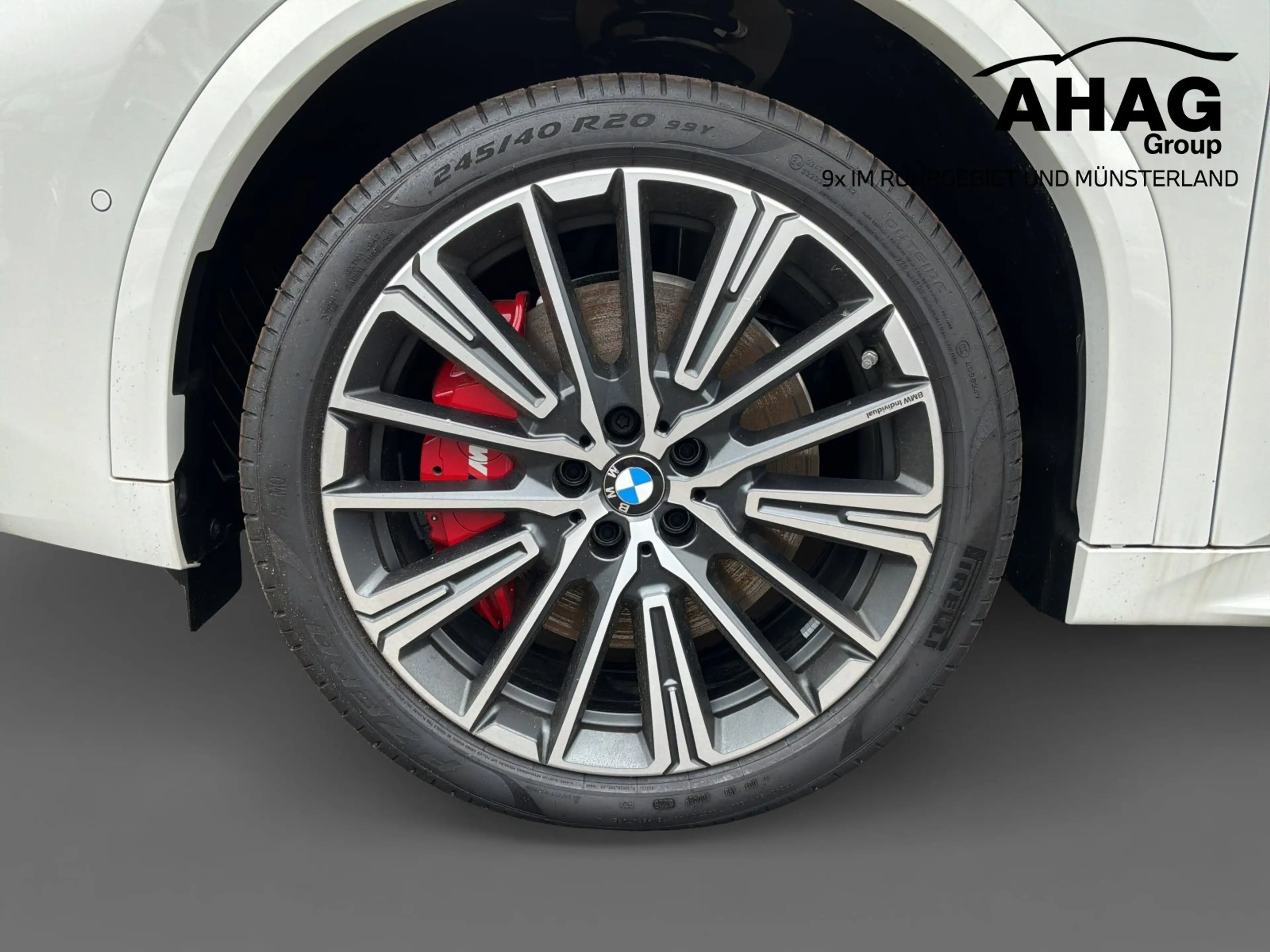 BMW iX2 xDrive30 M Sport — photo 12