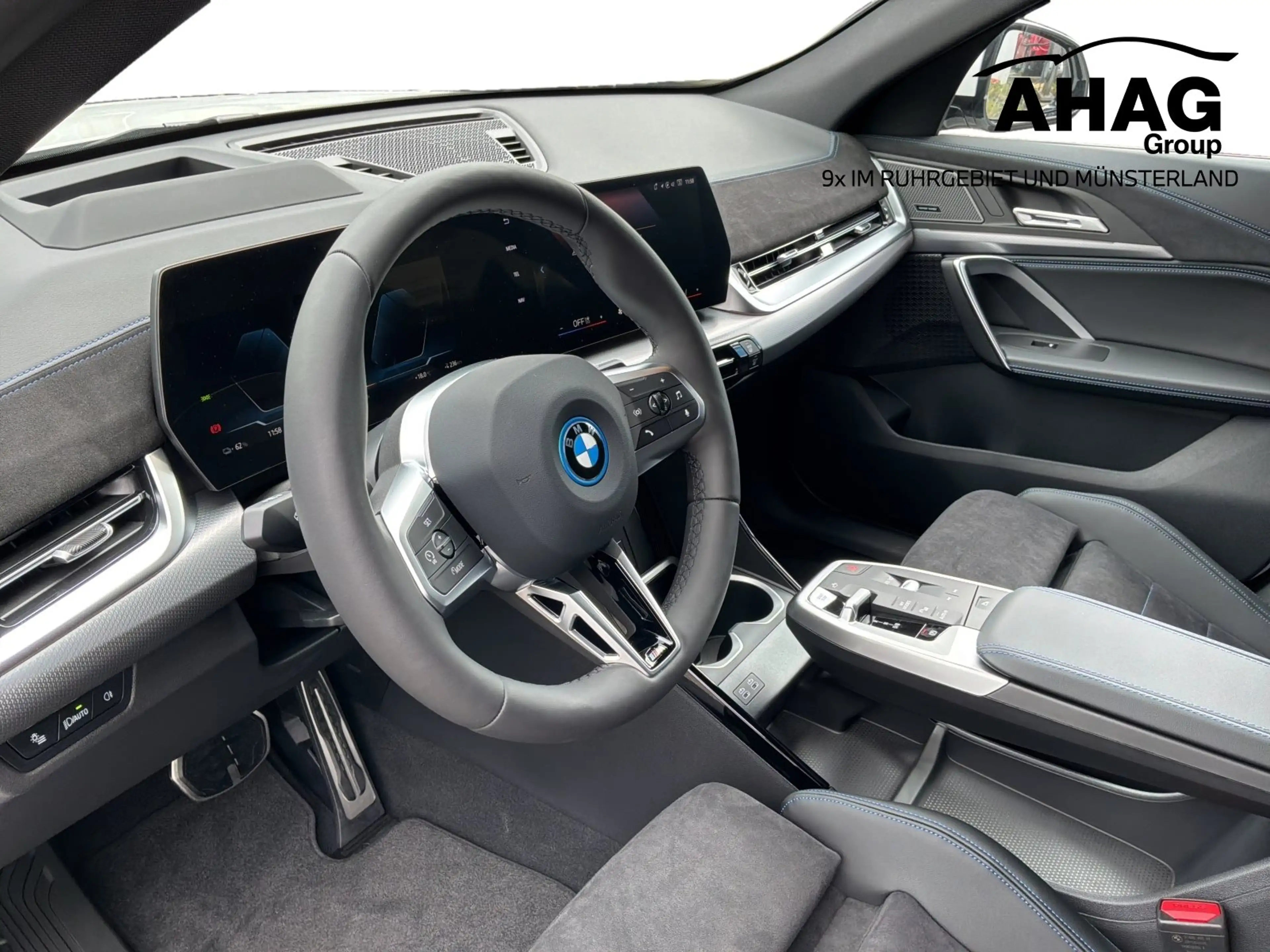 BMW iX2 xDrive30 M Sport — photo 8